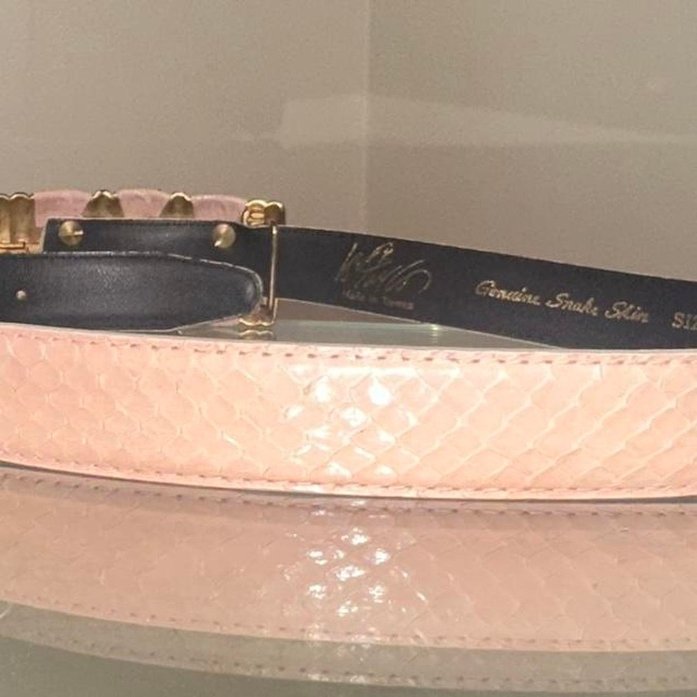 Pink genuine snake skin belt with gold buckle - Picture 4 of 4